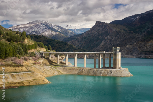 Embalse de Canales en Guejar Sierra, Granada. Sierra Nevada, España