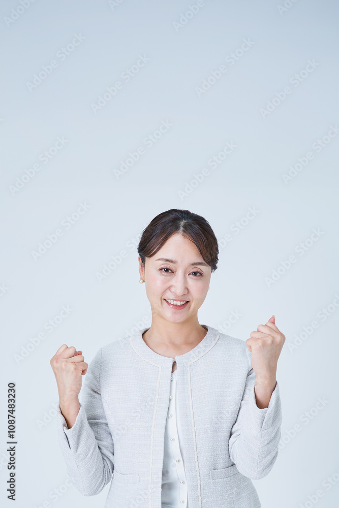 応援するビジネスウーマン