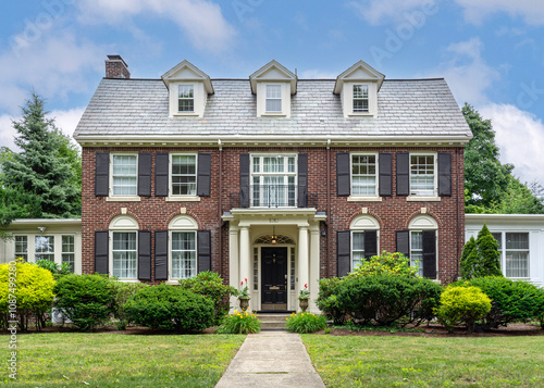 Classic Colonial Revival Two-Story Brick Family House with Symmetrical Design in Newton, Massachusetts, USA 