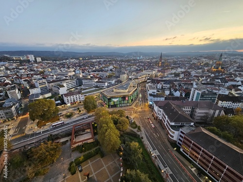 Obraz na płótnie Kaiserslautern Panorama von oben bei Sonnenuntergang w salonie