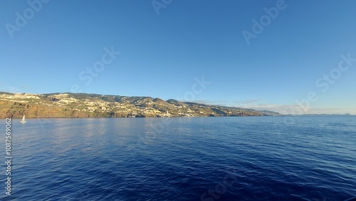 natureza, ar livre, paisagem, montanha, verde, azul, céu, nuvens, mar, oceano, onda, floresta, árvores, água, paz, paraíso, relaxamento, viagem, portugal, madeira, ilha da madeira