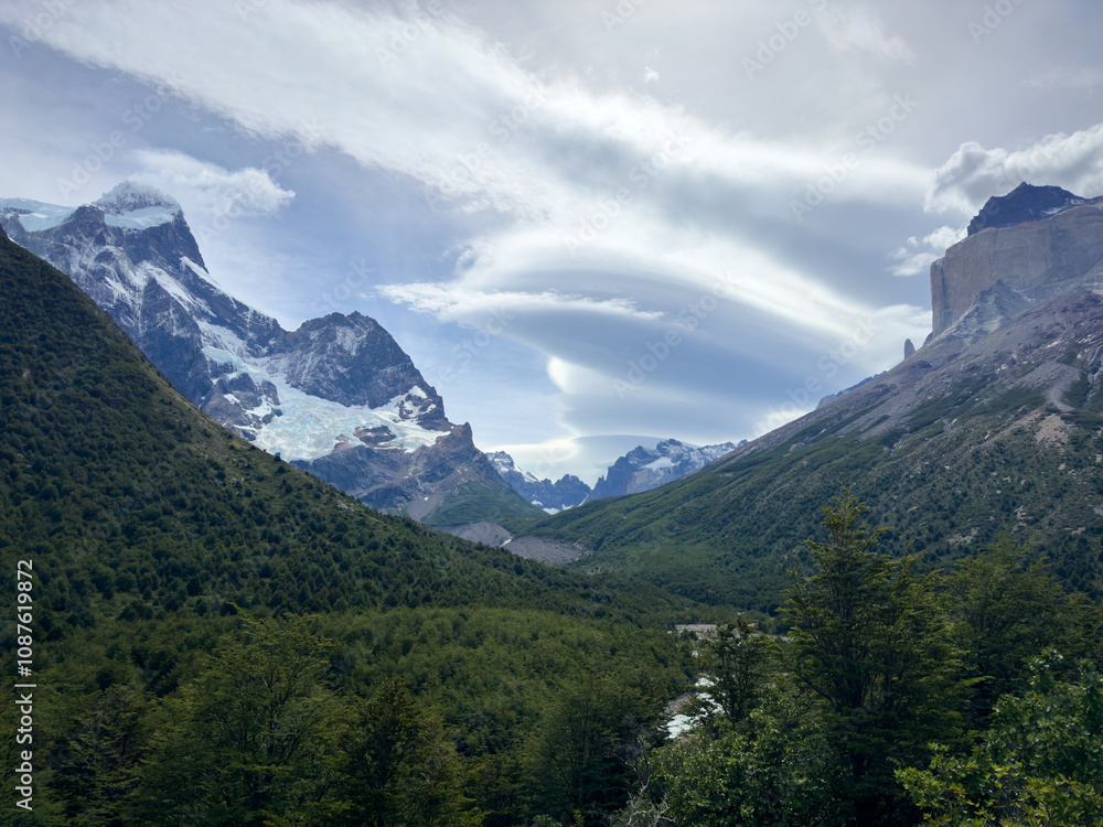Fototapeta premium Mountain Peaks in Torres del Paine National Park, Chile