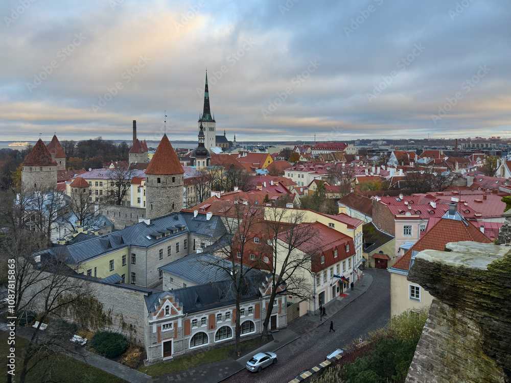 Obraz premium Streets, roofs, sights of Estonian Tallinn: autumn, sunny evening.