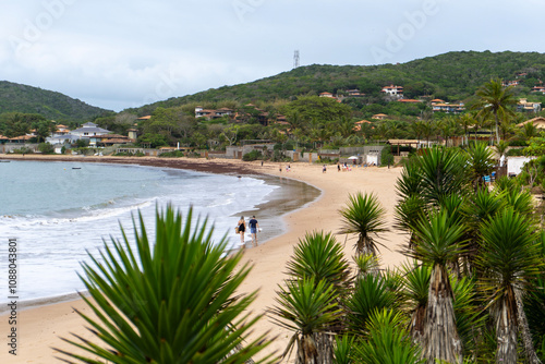 Paisaje de la playa de ferradura en brasil 