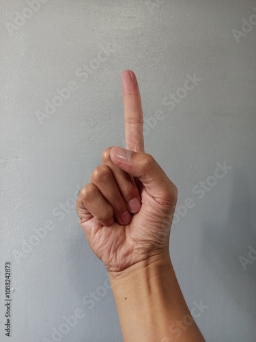 hand showing ok sign