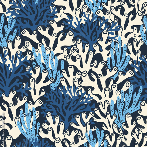 Underwater seamless pattern with repeated coral polyps, algae and seaweed. Aquatic colorful sketch ornament. Hand drawn marine flora and ocean wildlife print for textile, paper design, backgrounds.