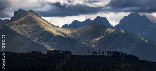 Fototapeta Naklejka Na Ścianę i Meble -  Breathtaking View of Tatra Mountains in Tatra National Park