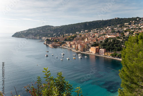 La rade de villefranche sur mer en Méditerranée dans les alpes maritimes 