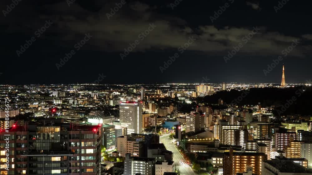 仙台市中心部のスカイラインと3本の電波塔の夜景(タイムラプス・パンニング) 仙台市中心部のスカイラインと3本の電波塔の夜景(タイムラプス・パンニング)