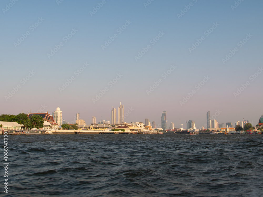 Fototapeta premium Bangkok Skyline with Chao Phraya River at Sunset