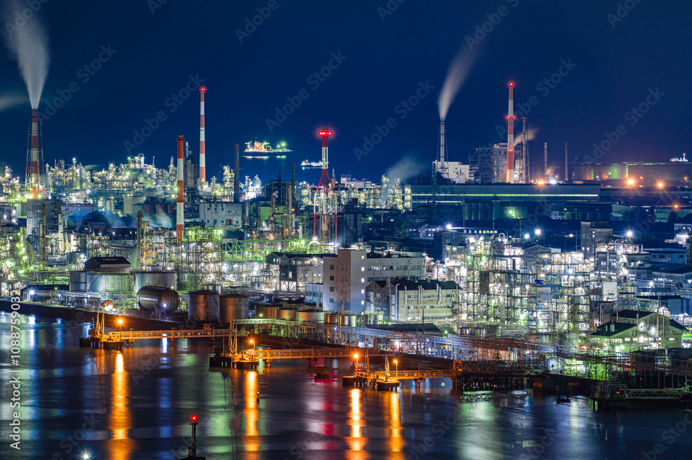 Fototapeta premium 亀居公園から望む大竹市の工場夜景