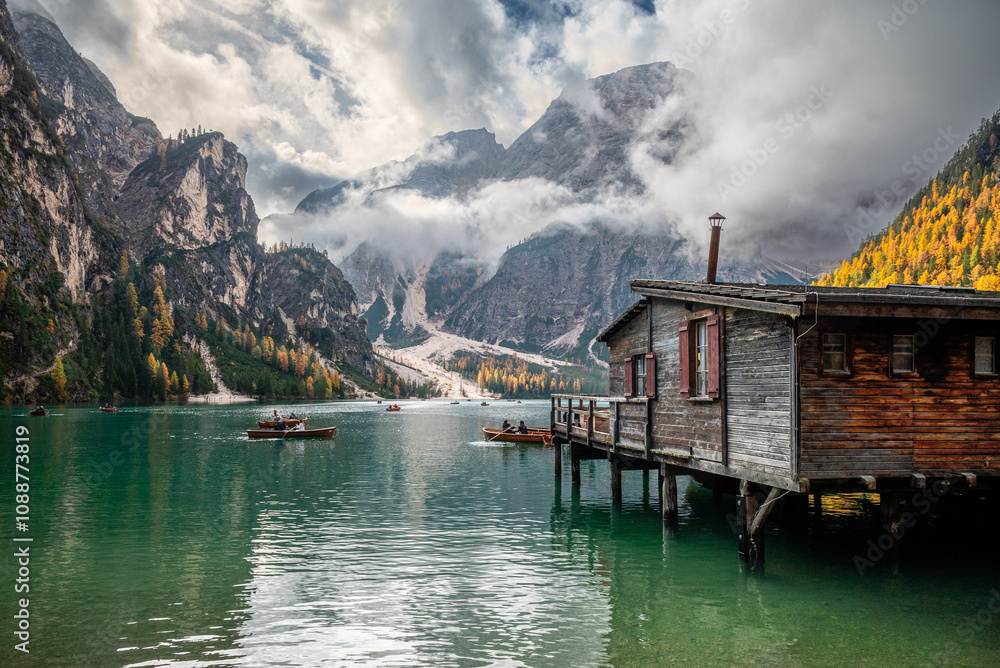 Fototapeta premium lago di braies Dolomitas Italia