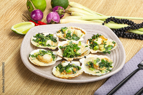 Grilled scallops with green onion