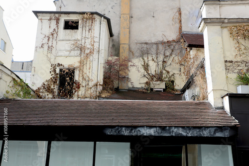 Immeuble désaffecté dans le Marais à Paris photo