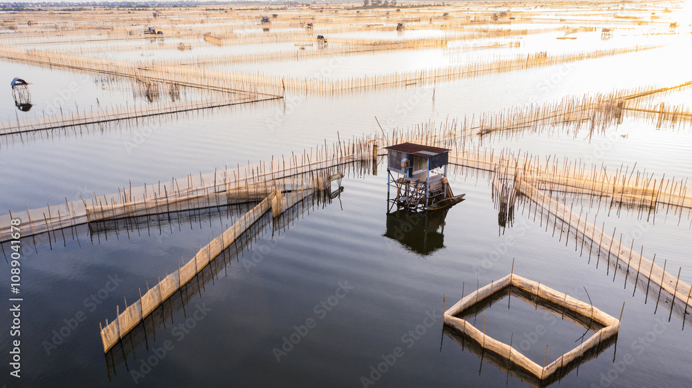 Chuon Lagoon, Hue belongs to the largest lagoon system in Vietnam, and is the fishing and living place of many fishermen in Hue. Chuon Lagoon, Hue belongs to the largest lagoon system in Vietnam, and is the fishing and living place of many fishermen in Hue.