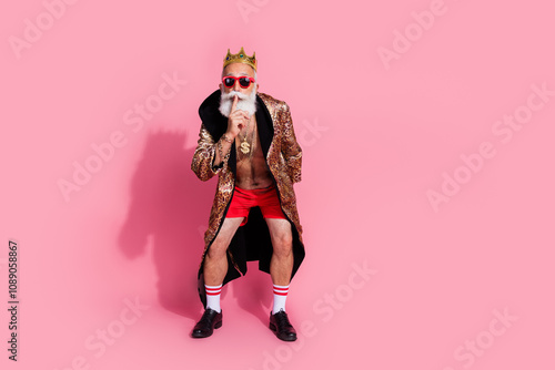 Tableau sur toile Full body photo of cool old man king shh keep secret gesture wear glamour leopar