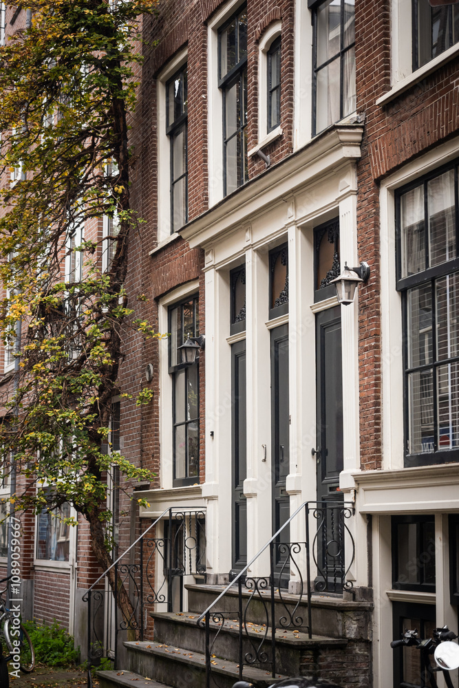 Fototapeta premium Architecture along the canals of beautiful Amsterdam 1
