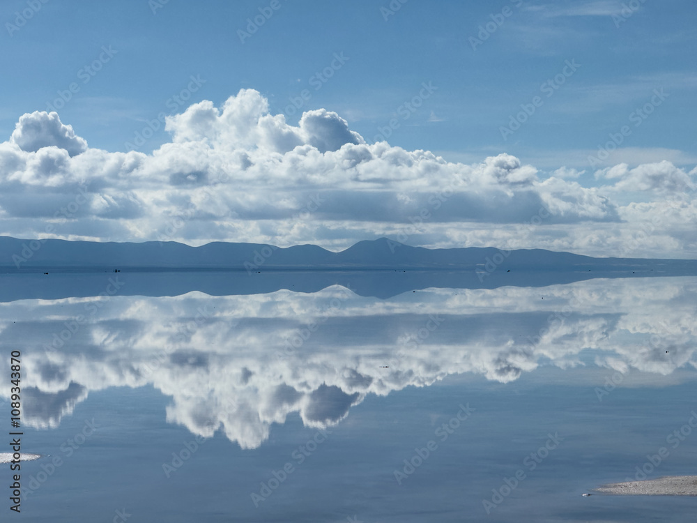 Fototapeta premium Reflection on Bolivia's Uyuni Salt Flats