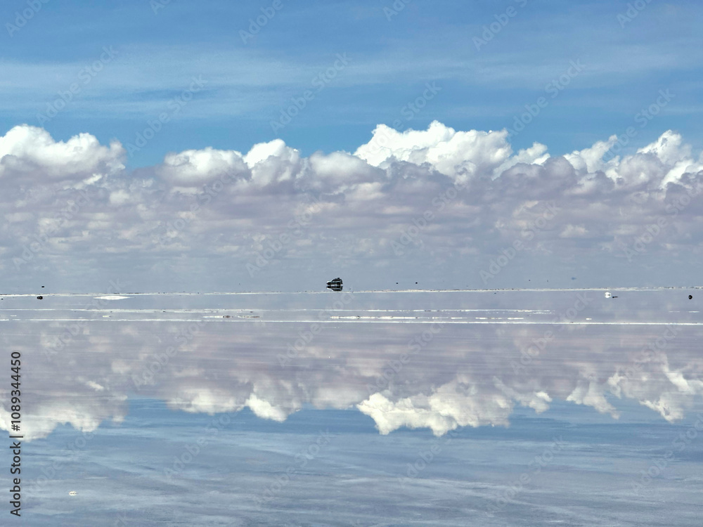 Fototapeta premium Reflection on Bolivia's Uyuni Salt Flats