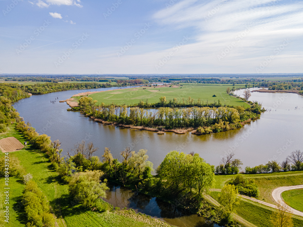 Die alte Donau bei Gmünd: Atemberaubende Drohnenaufnahmen der Donauschleife Die alte Donau bei Gmünd: Atemberaubende Drohnenaufnahmen der Donauschleife