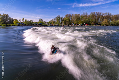 Künstliche Surfwelle an der Isar in Deggendorf photo