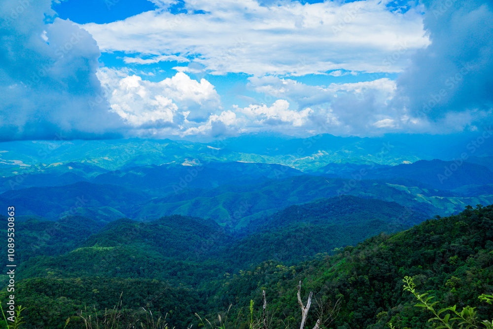 Obraz premium Breathtaking mountain vista scenic overlook nature photography cloudy skies panoramic view tranquil landscape for adventure lovers