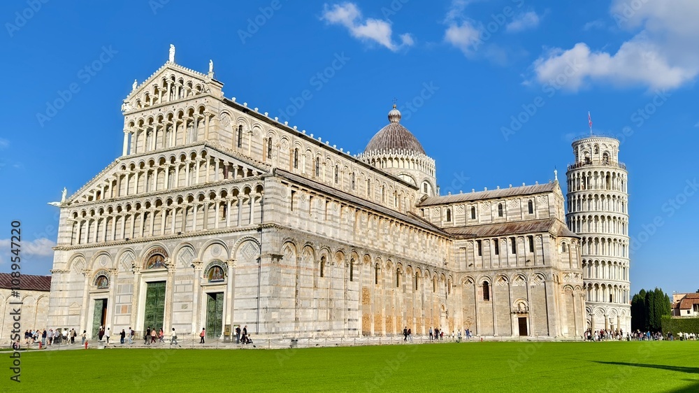 The famous architecture in Pisa city. Piazza del Duomo, Battistero di San Giovanni, Leaning Tower, Cattedrale di Pisa The famous architecture in Pisa city. Piazza del Duomo, Battistero di San Giovanni, Leaning Tower, Cattedrale di Pisa