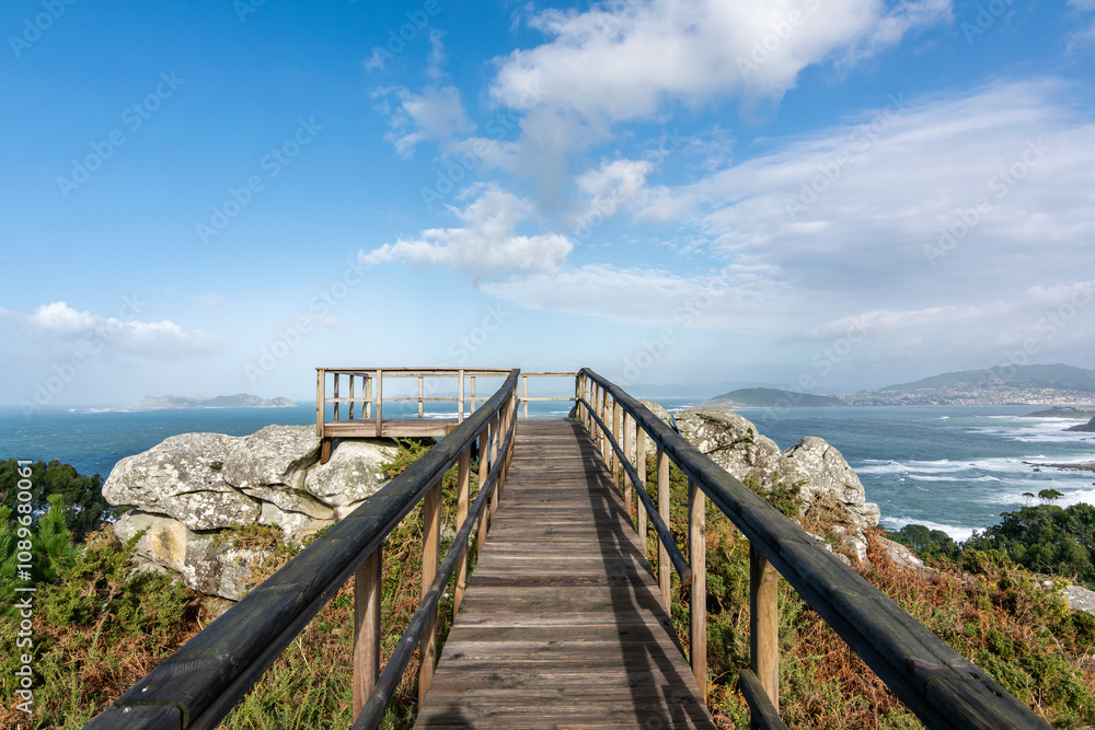 Fototapeta premium Mirador de cabo Silleiro, en Baiona (Galicia, España)