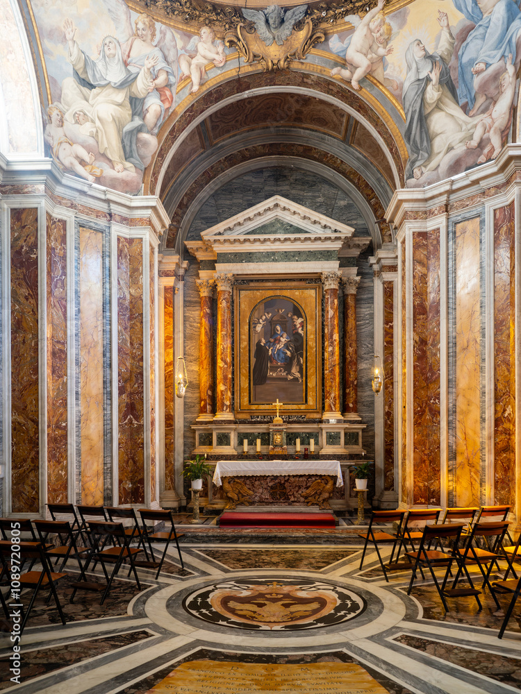 Fototapeta premium Interior of the Basilica di Santa Sabina, Rome, Italy