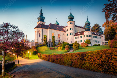 Obraz na płótnie Fantastic autumn dawn in Austrian countryside with Castle parish church of St. Jacob D. A. Artstetten. Stunning morning cityscape of Artstetten-Pobring town, district of Melk, Austria, Europe. w salonie
