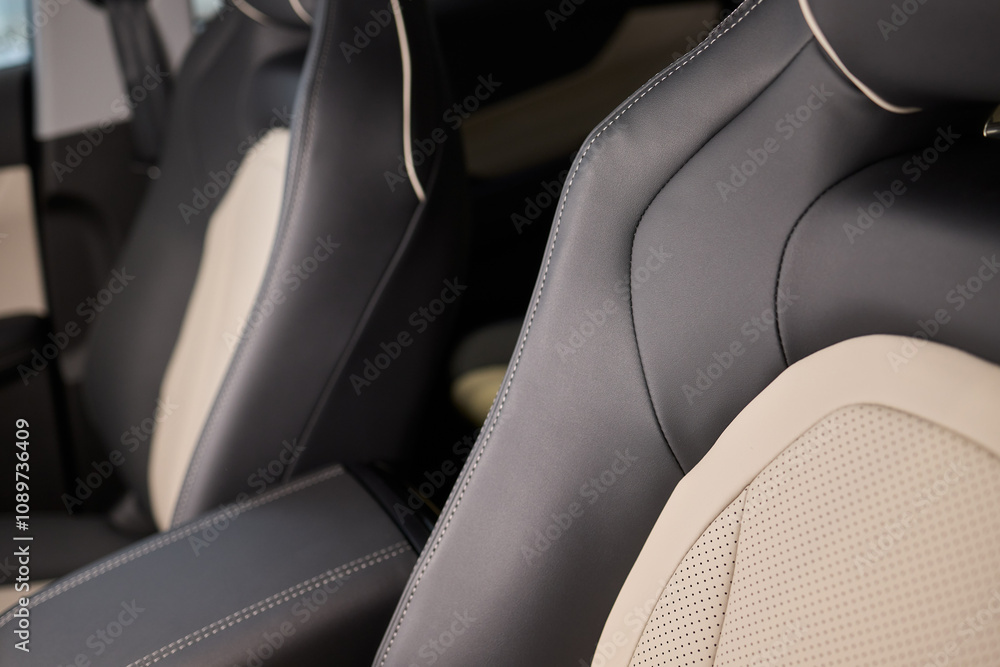 Obraz premium Discover the Stylish Car Interior with Premium Leather Seats for elegance and comfort