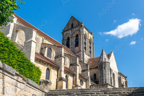 Konstfotografi France, the church of Anvers-sur-Oise that was painted by Vincent van Gogh