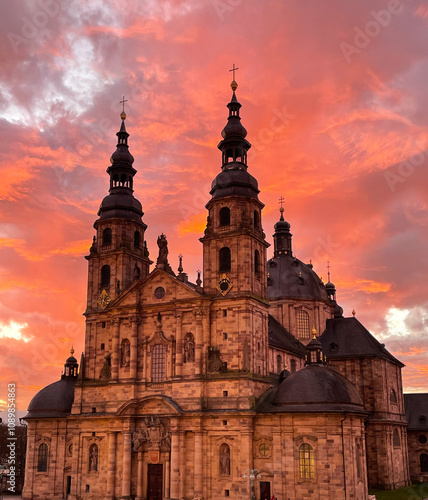 Der Fuldaer Dom bildet den Hoehepunkt des Barockviertels Fulda und ist ein Wahrzeichen der Stadt, Deutschland High quality photo photo