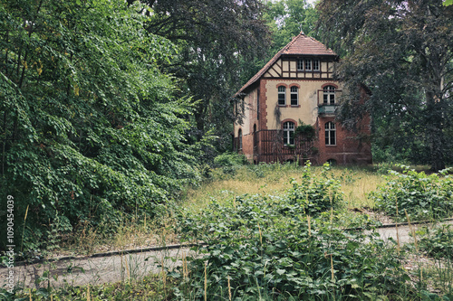 Heilstätte Grabowsee - Verlassener Ort - Beatiful Decay - Verlassener Ort - Urbex / Urbexing - Lost Place - Artwork - Creepy - High quality photo	 photo