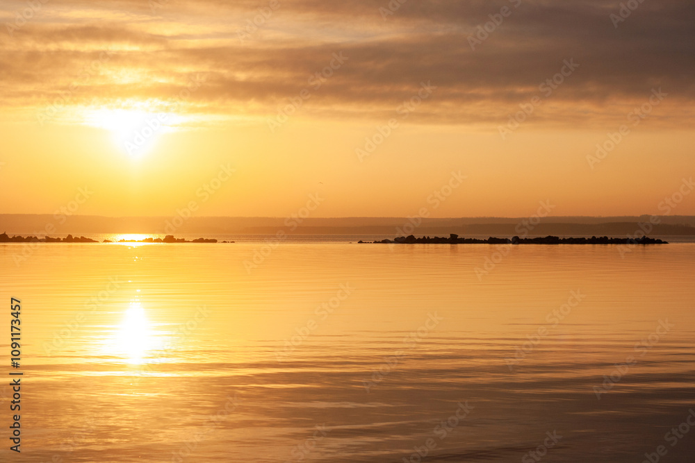 Obraz premium sunset over the sea