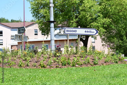 direction sign to Bagdad photo