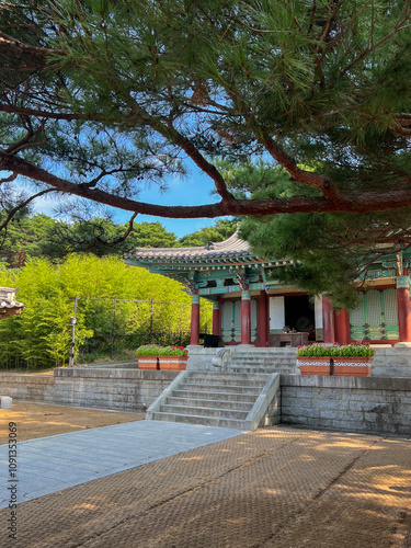 한국의 전통 기와집 오죽헌 내부