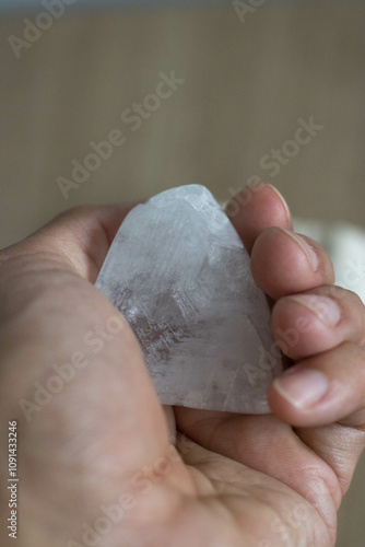 cristal o piedra de alumbre