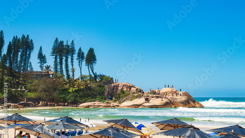 Foto verão em Florianopolis  e a praia da Joaquina Florianópolis Santa Catarina Brasi