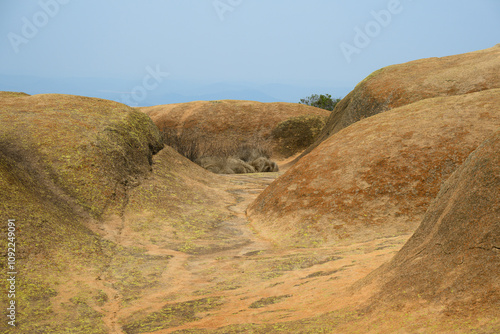 Troughs on top of the Domboshawa batholith