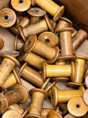 Obraz na plátne Antique Thread Spools