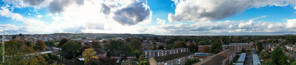 Obraz premium Aerial Panoramic Luton City Residential District Which is Located Near to Old Bedford Road City Center Downtown of England UK During Sunset