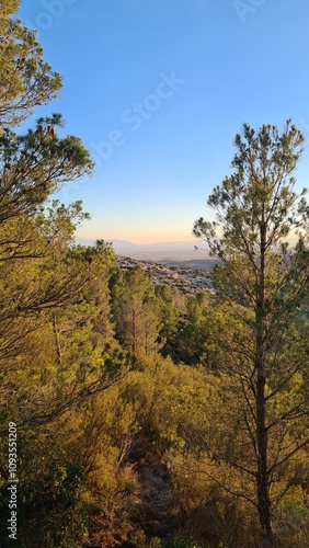 Le Roussillon et les Pyrénées vus depuis le castell de salvaterra photo