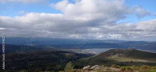 Panorámica del embalse de Salas en Muíños, Galicia