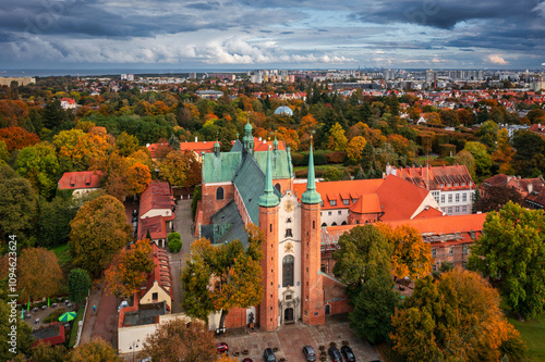 Valokuva Basilica of The Holy Trinity in Gdansk Oliwa at autumn. Poland