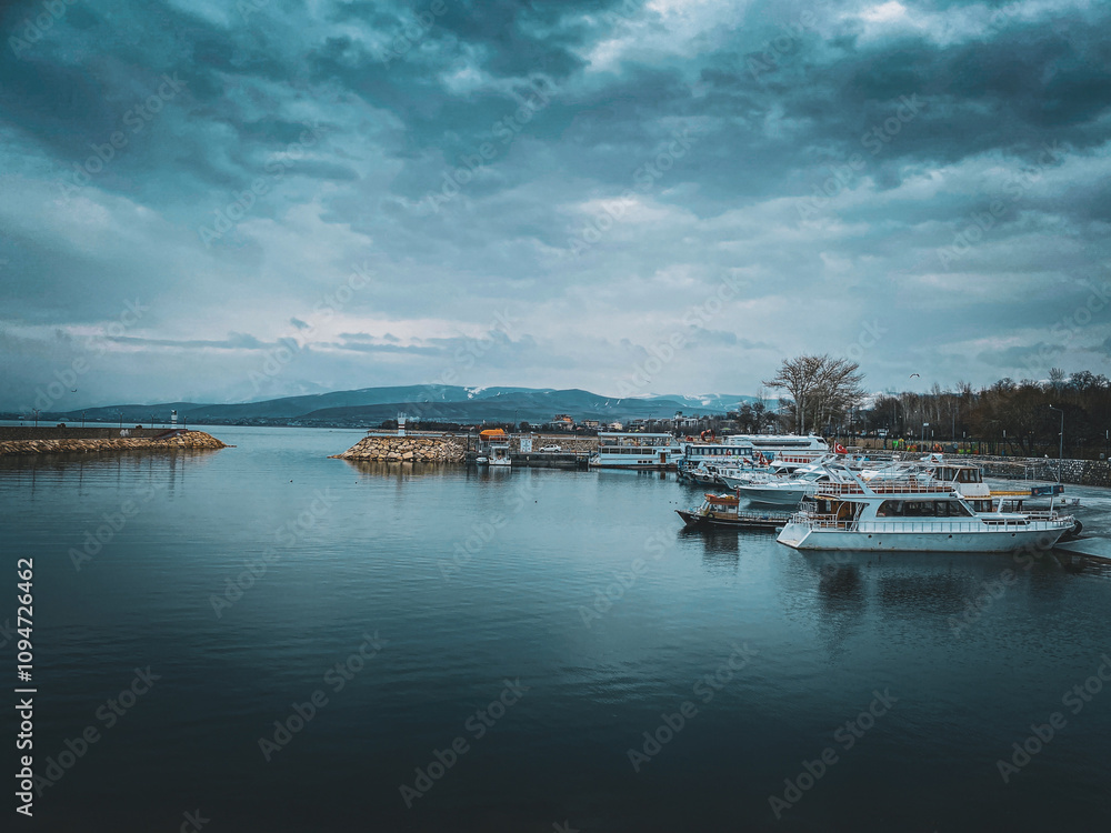 Fototapeta premium Van Şehri Göl Kenarı