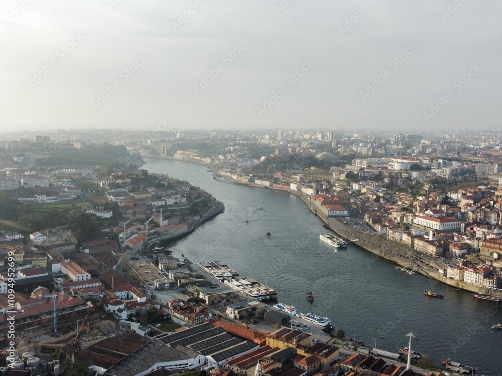 Fototapeta premium The city view or Porto, Portugal