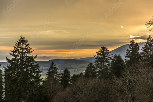 Vue depuis Les Planches à Dombresson dans la Commune de Val de Ruz ( Novembre 2024) photo