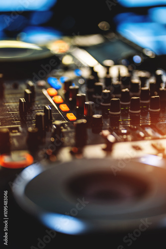 Fotografie closeup of professional digital pioneer dj decks and audio mixer equipment ready