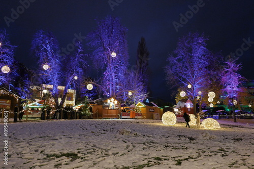 Weihnachtsmarkt im Colombipark in Freiburg photo